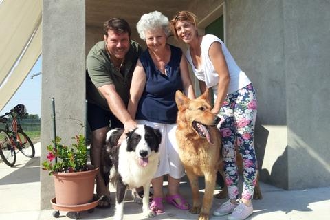 Cleo e Argo con la nuova famiiglia